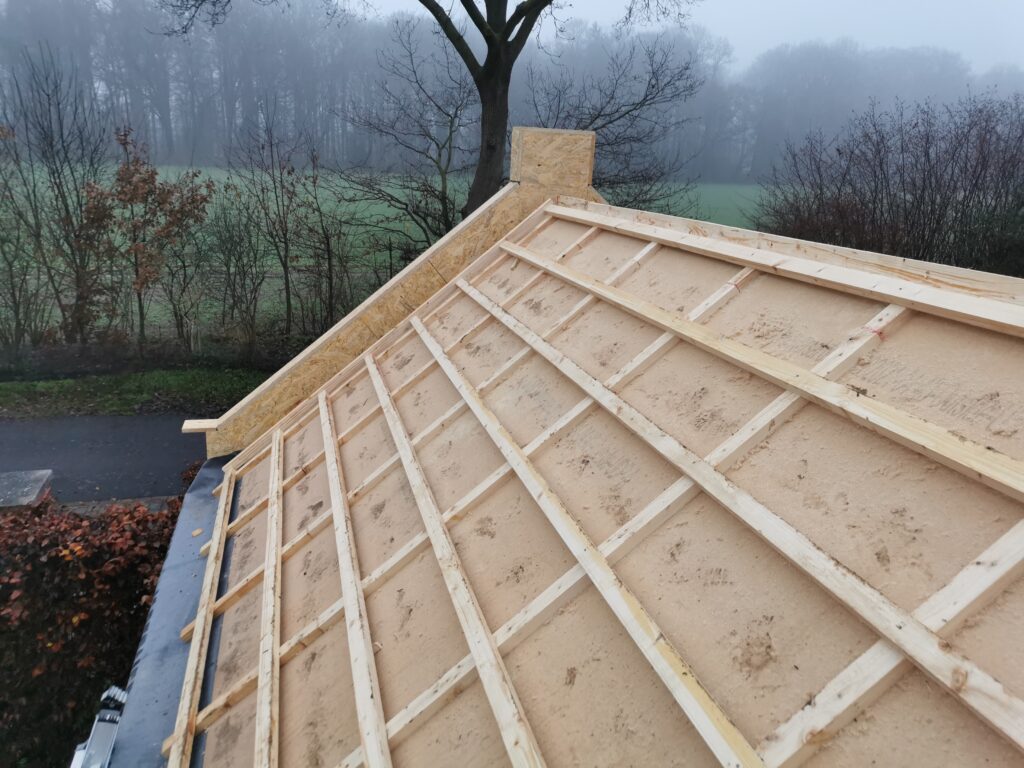 Gartenhaus mit Satteldach und Holzweichfaser Aufdachdämmung